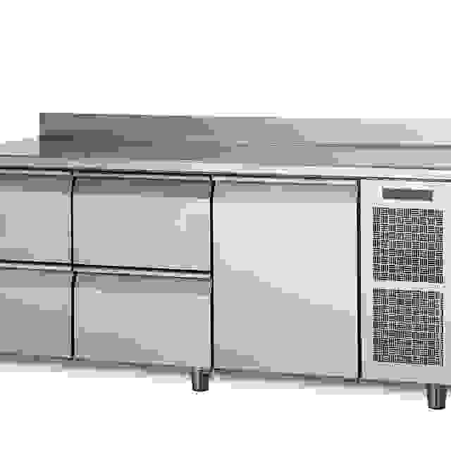 Chladící stůl TA17/3M s deskou a zadním lemem